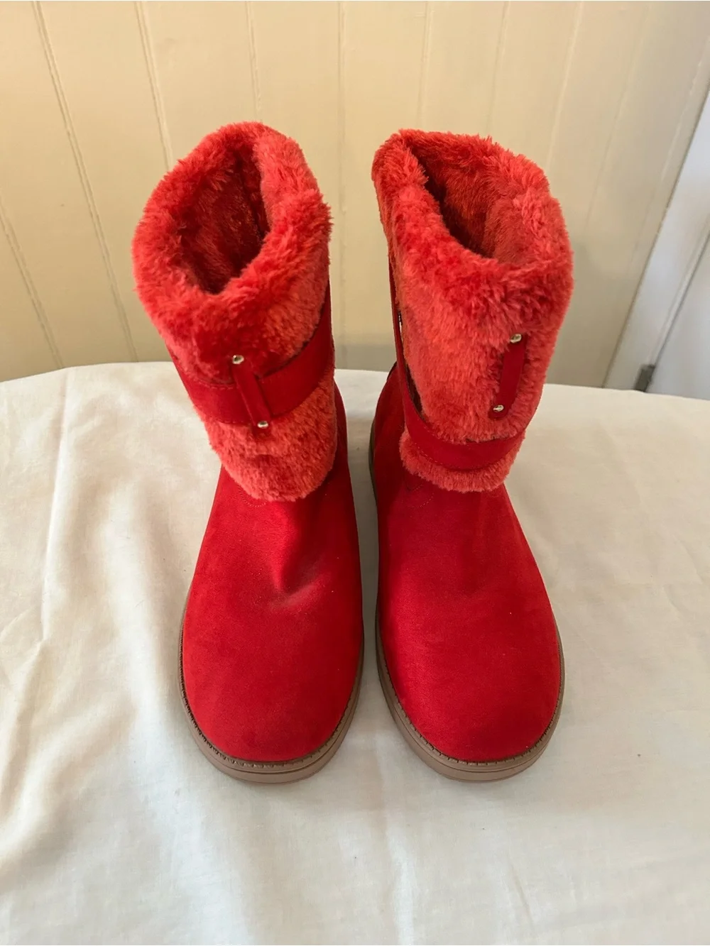 NWT G By Guess Adlea Red Faux Fur Suede Winter Boots/Woman’s Size 7.5